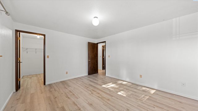 4202 Maple Lane, West Richland, WA 99353