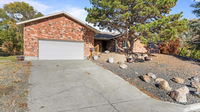 4202 Maple Lane, West Richland, WA 99353