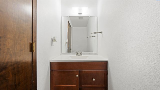 4202 Maple Lane, West Richland, WA 99353