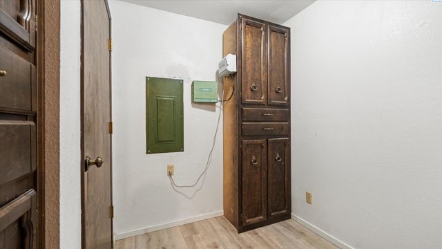 4202 Maple Lane, West Richland, WA 99353