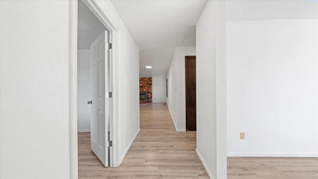 4202 Maple Lane, West Richland, WA 99353