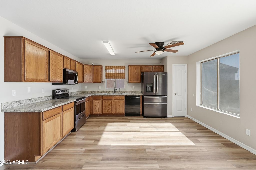 18960 N TOLEDO Avenue, Maricopa, AZ 85138 — photo 2