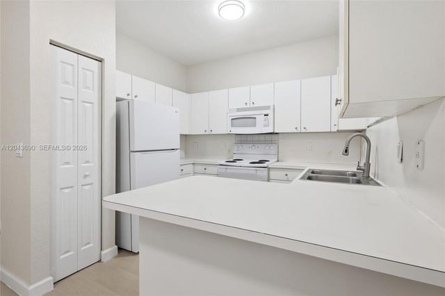 2728 NE 3rd Court 201, Homestead, FL 33033