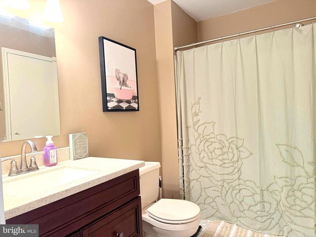 205 AUCOTT RD, Brookhaven, PA 19015