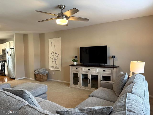 205 AUCOTT RD, Brookhaven, PA 19015