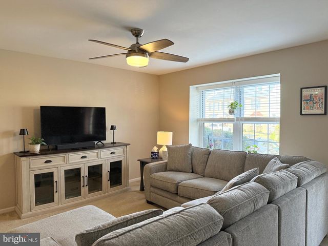 205 AUCOTT RD, Brookhaven, PA 19015