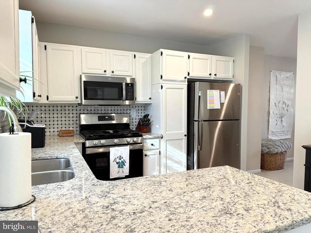 205 AUCOTT RD, Brookhaven, PA 19015