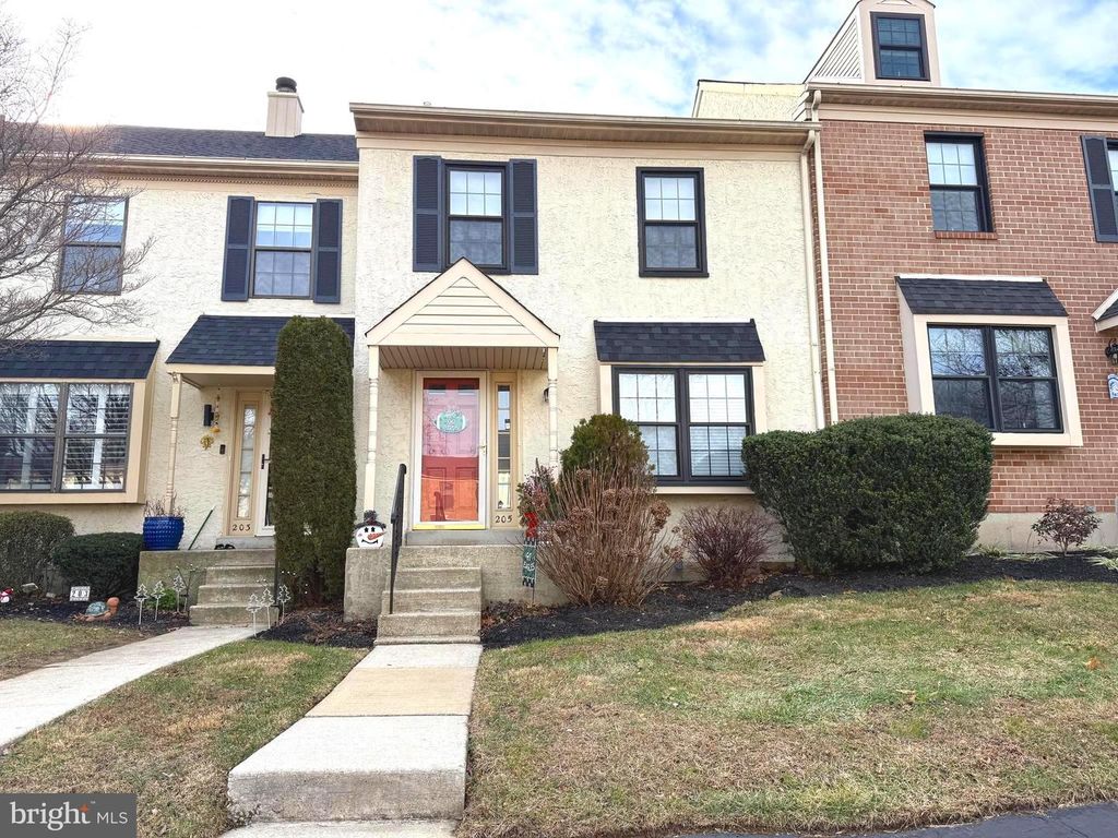 205 AUCOTT RD, Brookhaven, PA 19015