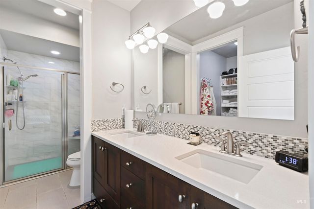 6164 N Winward Ln, Meridian, ID 83646