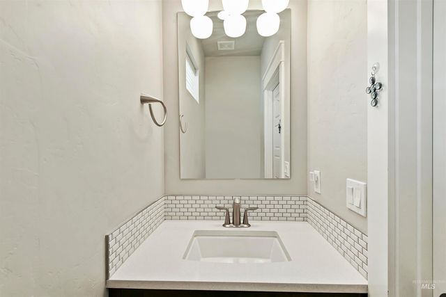 6164 N Winward Ln, Meridian, ID 83646