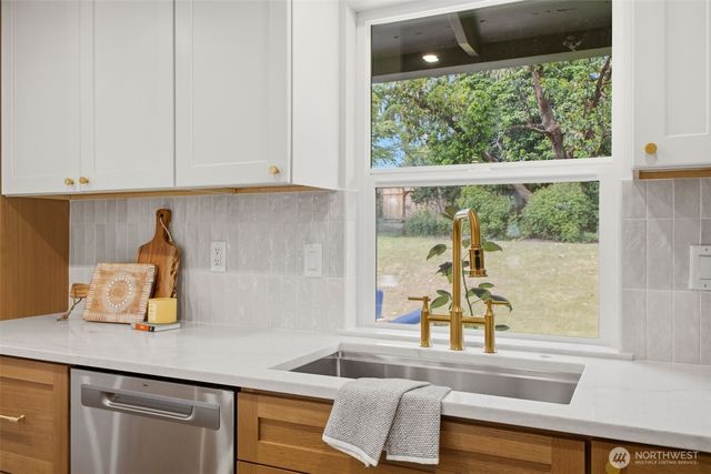 30032 5th Avenue SW, Federal Way, WA 98023
