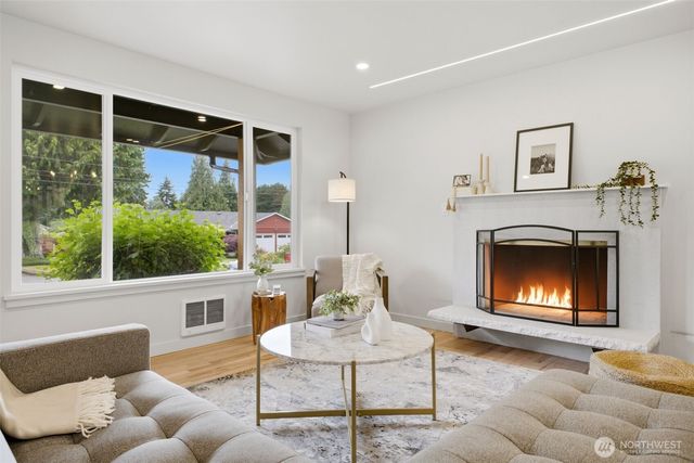 30032 5th Avenue SW, Federal Way, WA 98023