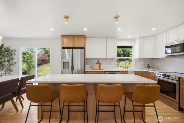 30032 5th Avenue SW, Federal Way, WA 98023