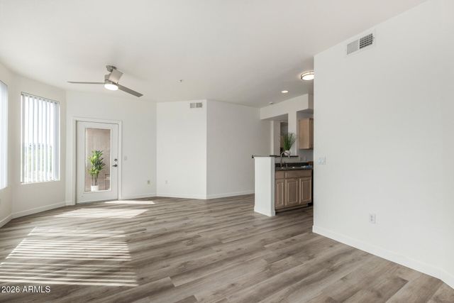 435 W RIO SALADO Parkway 305, Tempe, AZ 85281