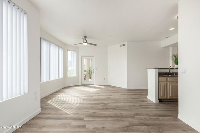 435 W RIO SALADO Parkway 305, Tempe, AZ 85281