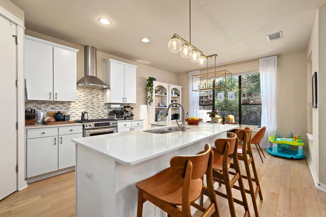 2819 Corbin LN, Austin, TX 78704