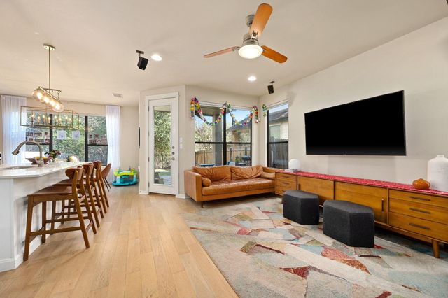 2819 Corbin LN, Austin, TX 78704