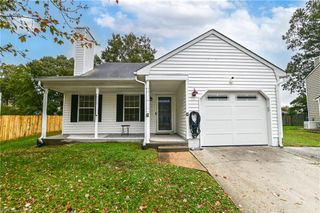 3848 Sterncroft Dr DR, Virginia Beach, VA 23456