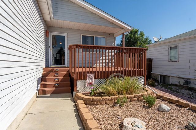 2339 W Hillside Avenue, Englewood, CO 80110