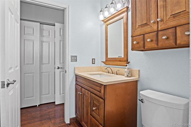 2339 W Hillside Avenue, Englewood, CO 80110