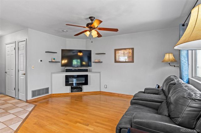 2339 W Hillside Avenue, Englewood, CO 80110