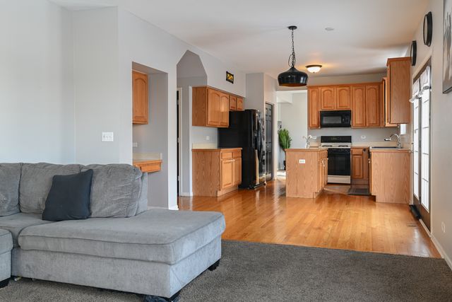 24050 W Champion Drive, Plainfield, IL 60585