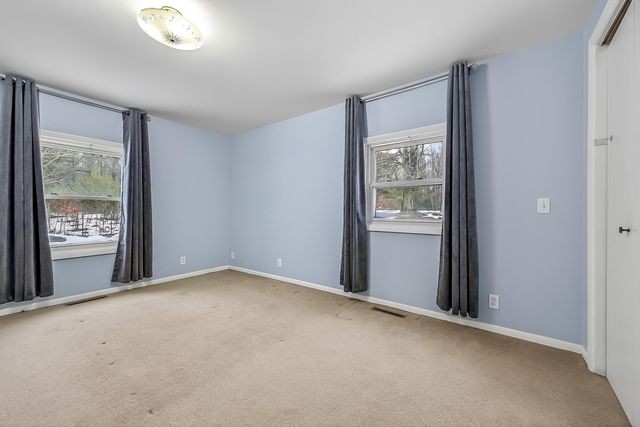 34 S Weber Road, Laketon Twp, MI 49445