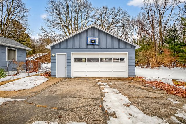 34 S Weber Road, Laketon Twp, MI 49445