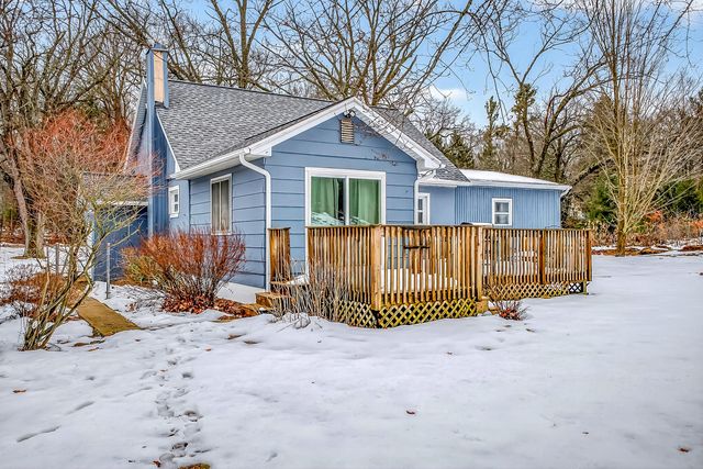 34 S Weber Road, Laketon Twp, MI 49445