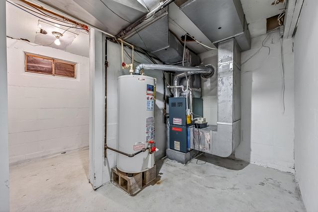 34 S Weber Road, Laketon Twp, MI 49445