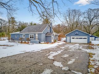 34 S Weber Road, Laketon Twp, MI 49445