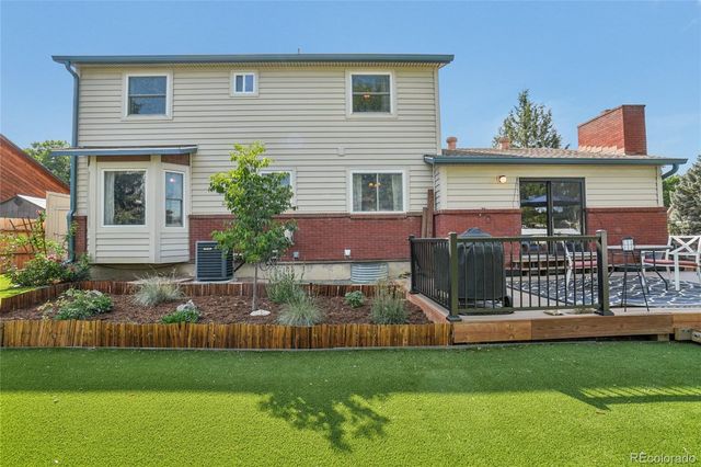 2244 Vivian Street, Longmont, CO 80501