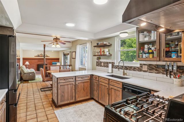 2244 Vivian Street, Longmont, CO 80501