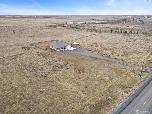 9175 NE Neppel Rd, Moses Lake, WA 98837