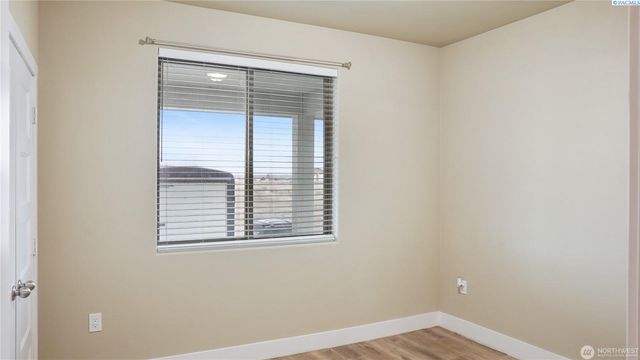 9175 NE Neppel Rd, Moses Lake, WA 98837