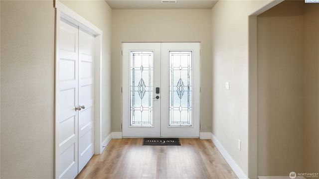 9175 NE Neppel Rd, Moses Lake, WA 98837