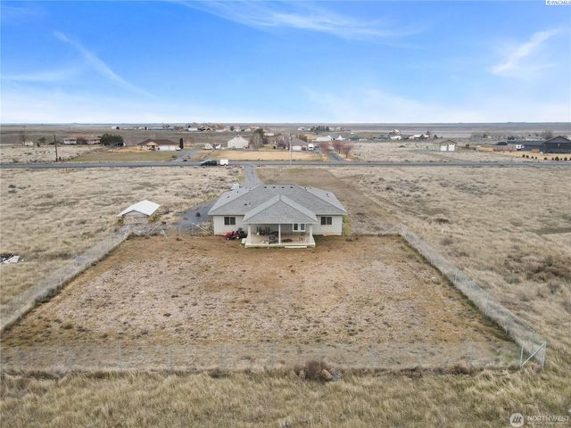 9175 NE Neppel Rd, Moses Lake, WA 98837