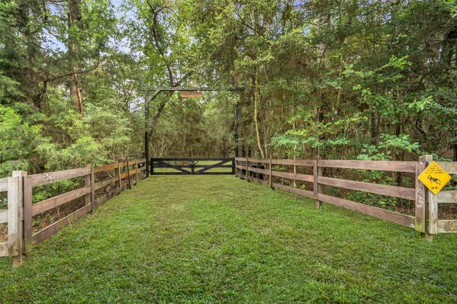 16338 Grand Flower Road, Plantersville, TX 77363