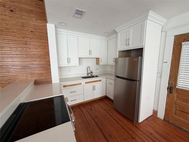 1014 Avenue M, Galveston, TX 77550