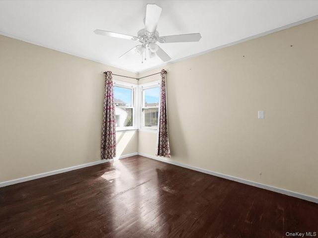 77 LITCHFIELD Avenue, Elmont, NY 11003