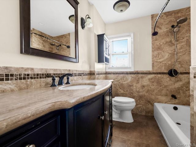 77 LITCHFIELD Avenue, Elmont, NY 11003