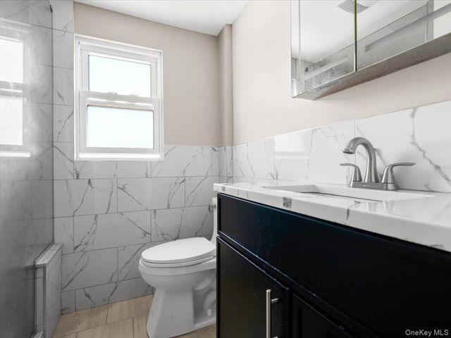 77 LITCHFIELD Avenue, Elmont, NY 11003