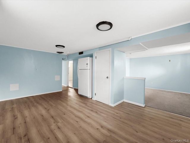 77 LITCHFIELD Avenue, Elmont, NY 11003