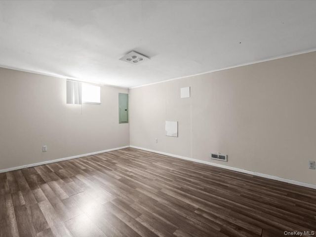 77 LITCHFIELD Avenue, Elmont, NY 11003