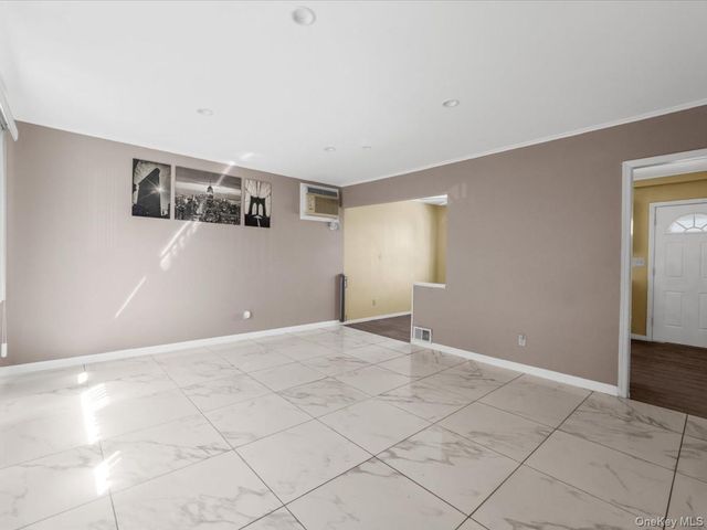 77 LITCHFIELD Avenue, Elmont, NY 11003