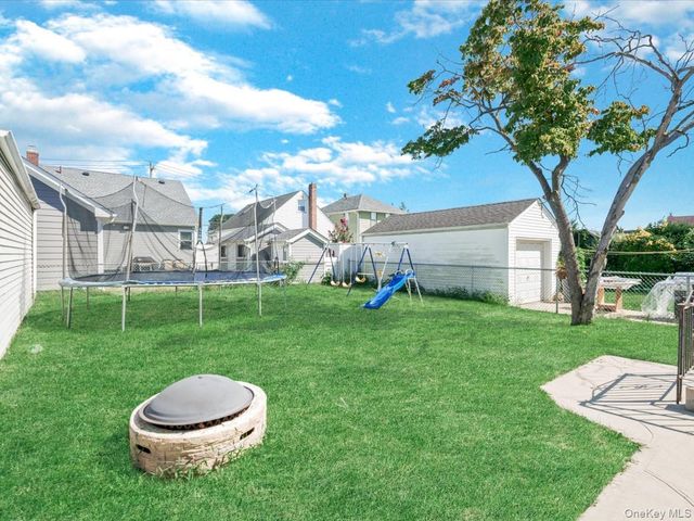 77 LITCHFIELD Avenue, Elmont, NY 11003