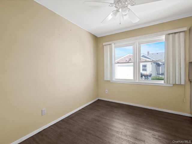 77 LITCHFIELD Avenue, Elmont, NY 11003