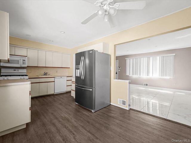77 LITCHFIELD Avenue, Elmont, NY 11003