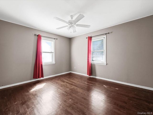 77 LITCHFIELD Avenue, Elmont, NY 11003