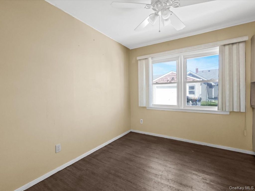 77 LITCHFIELD Avenue 00000000000000000, Elmont, NY 11003 — photo 5